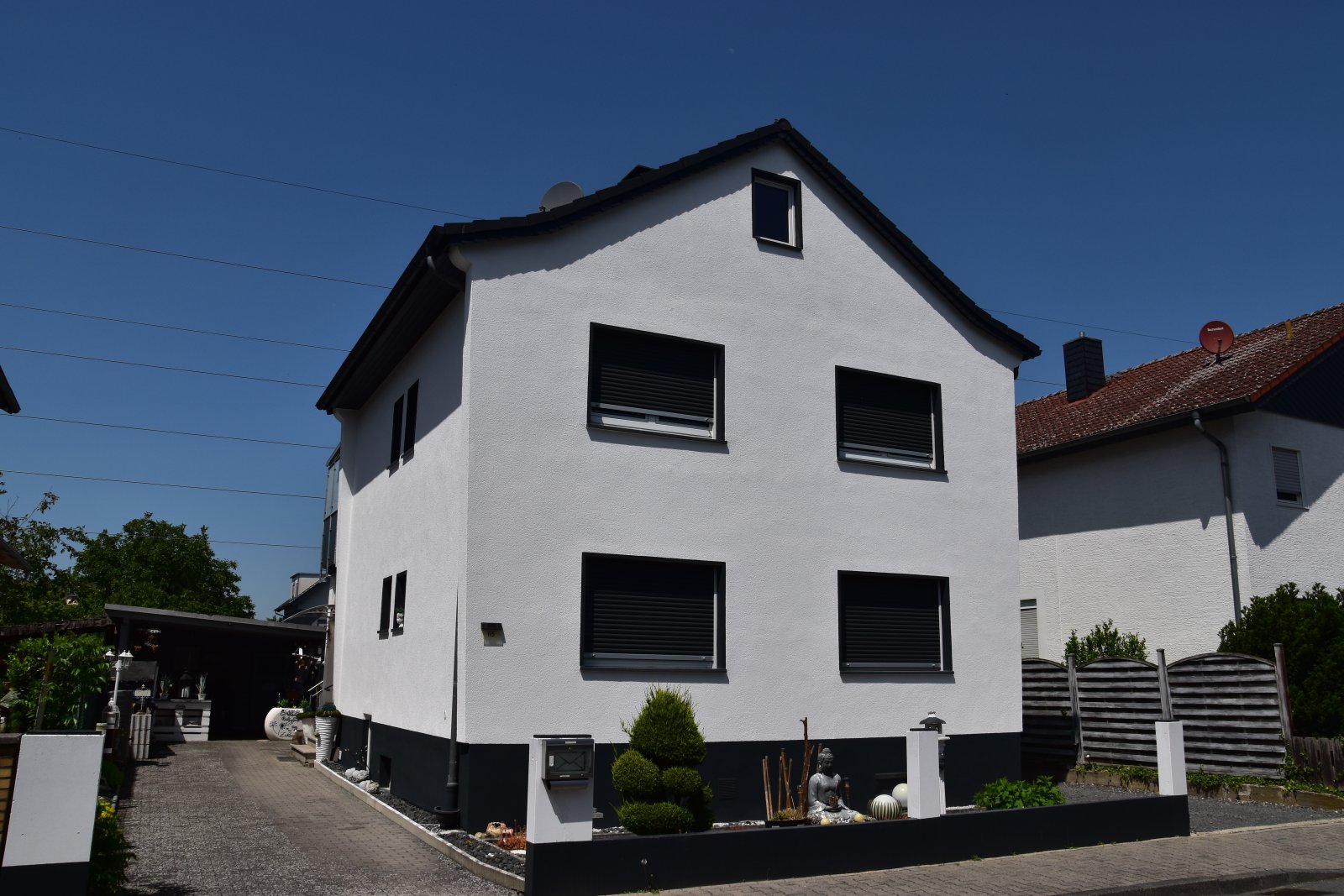 Charmantes Familienhaus mit toller Garten und Potenzial. Charmantes Familienhaus mit toller Garten und Potenzial.
